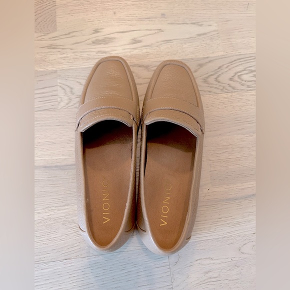 NEW Vionic SELLAH LOAFER, Women's Loafer, Size US 5 - Picture 3 of 5